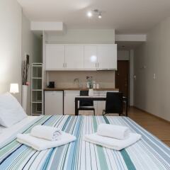 Отель Anivia Apartment Airport by Airstay Греция, Спата - отзывы, цены и фото номеров - забронировать отель Anivia Apartment Airport by Airstay онлайн комната для гостей фото 2