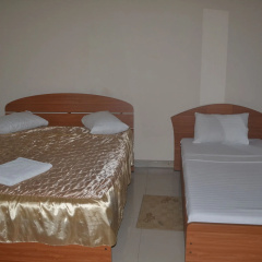 Thampa Tourist Hotel in Vavuniya thumbnail 2