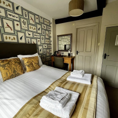 The Red Lion thumbnail 5