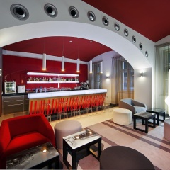 Red and Blue Design Hotel Prague - Bild 2