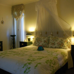 Wombat Cottage Bed & Breakfast thumbnail 3