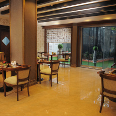 Golden Lake Hotel - Bild 22