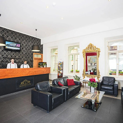 Deminka Palace - Bild 2