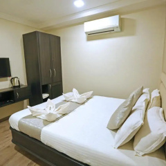 Gulf Hotel Colaba thumbnail 7