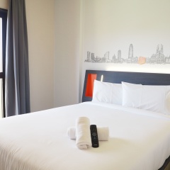 easyHotel Barcelona Fira - Bild 6