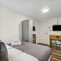 STH Sutherland Avenue Apartment thumbnail 7