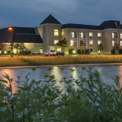 DoubleTree by Hilton Hotel Chicago Wood Dale - Elk Grove