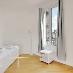 Cozy Apartment 2bdr/5p - in the Heart of Suresnes - Bild 1