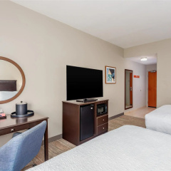 Hampton Inn & Suites Parkersburg Downtown thumbnail 32
