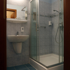 Six Inn Hotel - Bild 9
