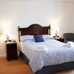 The Black Swan Hotel thumbnail 6