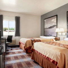 Super 8 by Wyndham Holton thumbnail 5