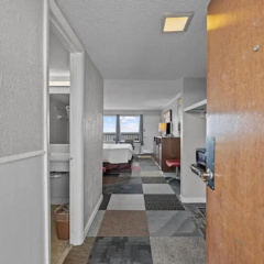 Oasis Hotel thumbnail 12