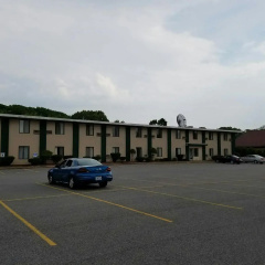 Woonsocket Motor Inn thumbnail 7