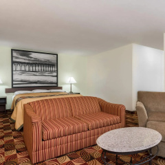 Super 8 by Wyndham Fayetteville thumbnail 4
