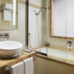 Avani Deira Dubai Hotel thumbnail 8