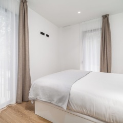 Limehome Barcelona Plaça Pirineus - Bild 6