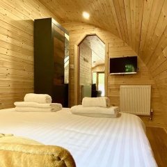 Woodland Park Lodges thumbnail 2