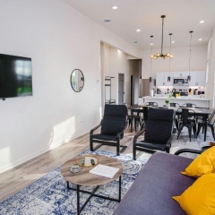 Magnificent 4BR Near Famous Riverwalk and Downtown