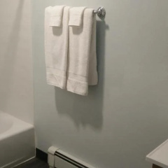Marina Motel thumbnail 9