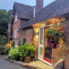 Worralls Grove Guest Farm House thumbnail 23