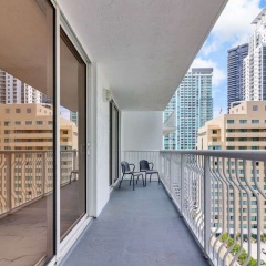 The Club at Brickell Bay Luxury Suites - Bild 7