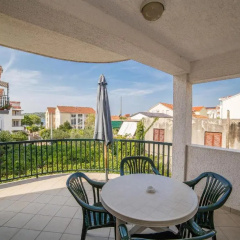 Gulin Apartments thumbnail 12