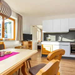 Herzerl-Chalet Appartements thumbnail 5