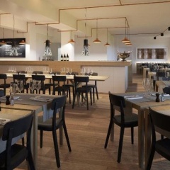 East-West Riverside Hotel - Bild 24