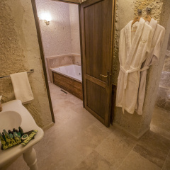 Nino Cave Suites - Bild 7
