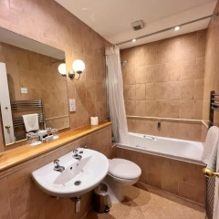 The Royal Lion Hotel thumbnail 9