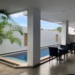 One World One Home Naiharn Hotel - Bild 17