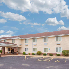 Super 8 by Wyndham Galva thumbnail 1