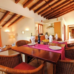 Ideal Holiday Home with Private Pool for Family & Friends - Bild 14