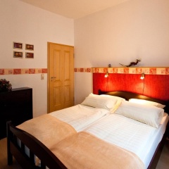 Ferienwohnungen & Gästezimmer Kachel - Bild 2