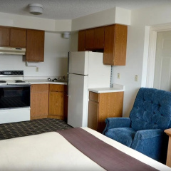 Adams Inn thumbnail 16