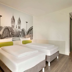 Super 8 by Wyndham Freiburg - Bild 5