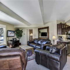 Woodbridge 19C - 2 Bedrooms Condo thumbnail 4
