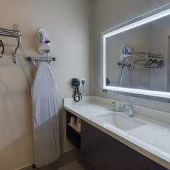 Econo Lodge Inn & Suites Houston NW - CY - Fair in Houston, United States of America from 79$, photos, reviews - zenhotels.com bathroom photo 3