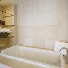 ICON Brickell Residences by SV Rentals - Bild 9