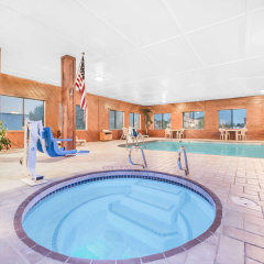 Super 8 by Wyndham Ottumwa thumbnail 10