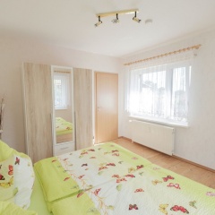 Beautiful Apartment With Romantic Garden and Cosy Terrace - Bild 3