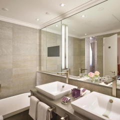 The Dufour, Suites & Rooms by Hotel Schweizerhof - Bild 9