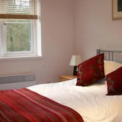 Gower Accommodation thumbnail 3