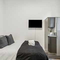 STH Sutherland Avenue Apartment thumbnail 26