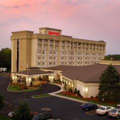 Rochester Airport Marriott thumbnail 1