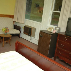 The Arbor Inn thumbnail 29