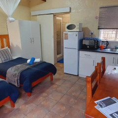 Swartberg Cottages thumbnail 12