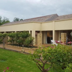 Acacia Lodge