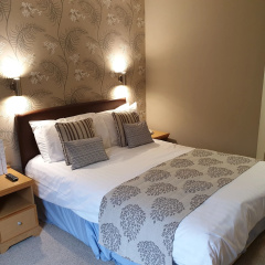 Red Lion Hotel thumbnail 8